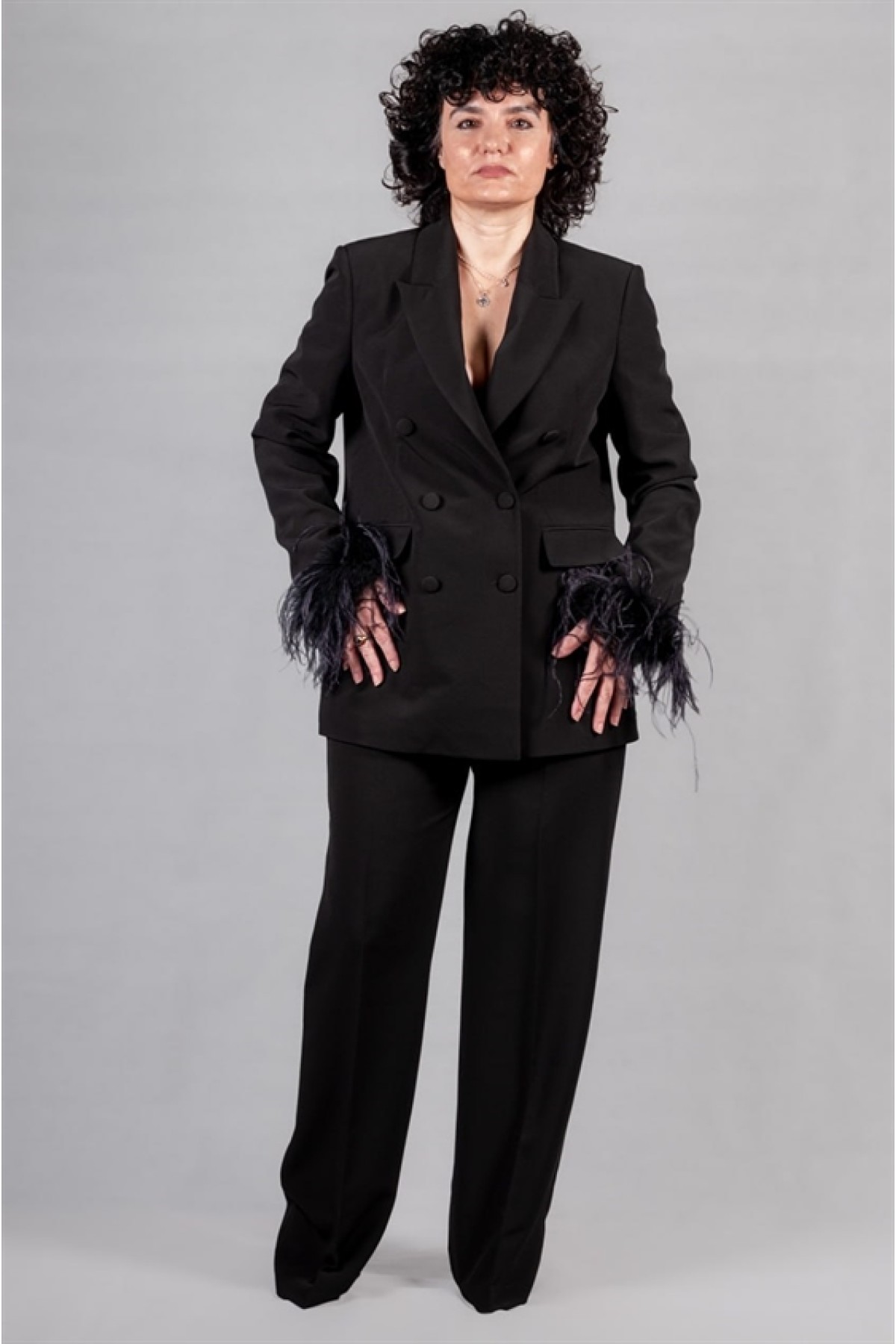 Σακάκι μαύρο λεπτομέρεια απο πούπουλα Dramee