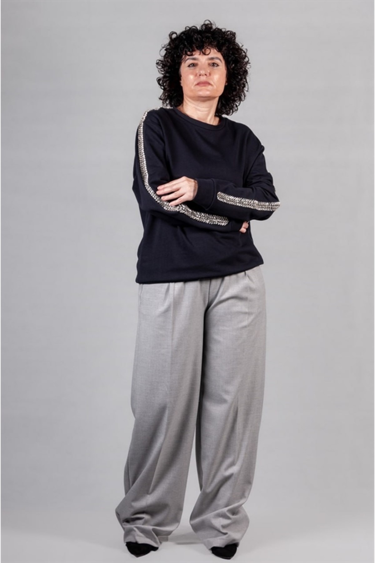 Μπλούζα σε μαύρο χρώμα με Swarovski Dramee