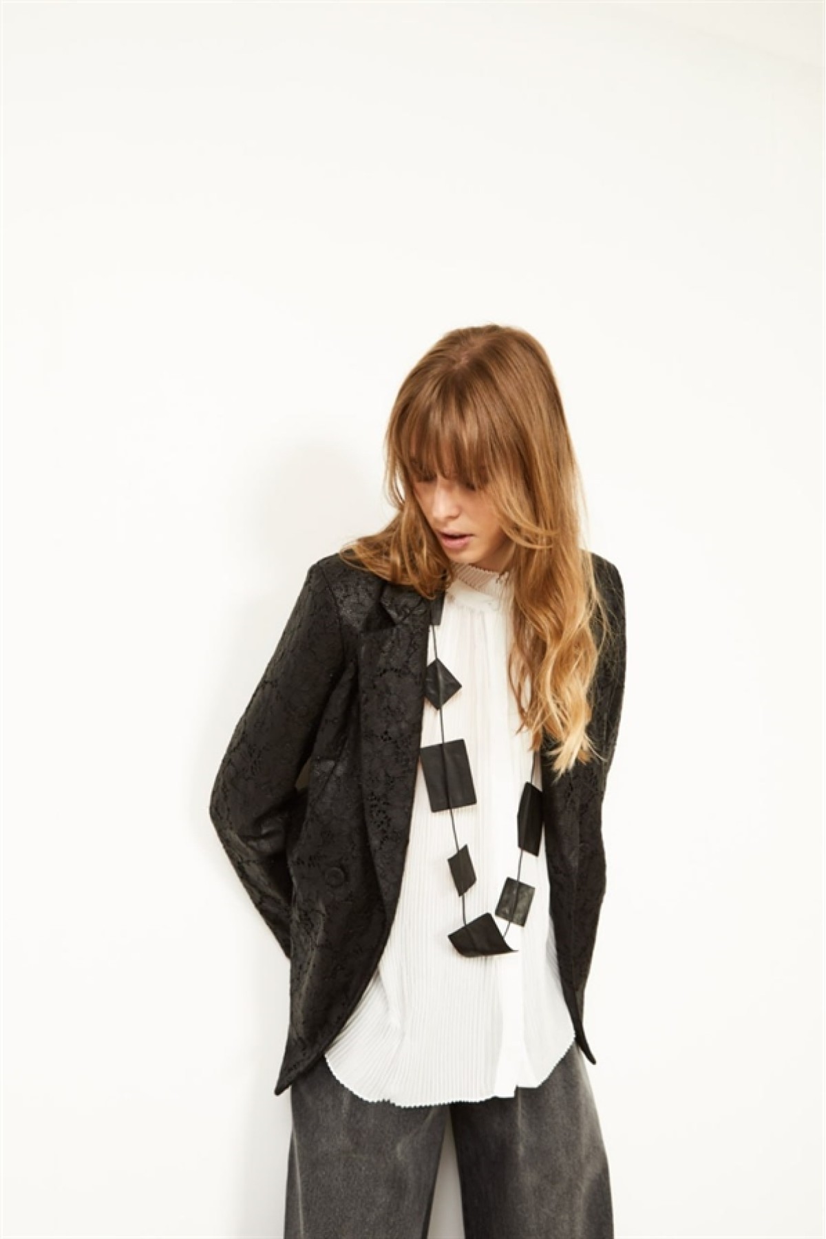 Σακάκι μαύρο Souvenir τύπου δαντέλα 