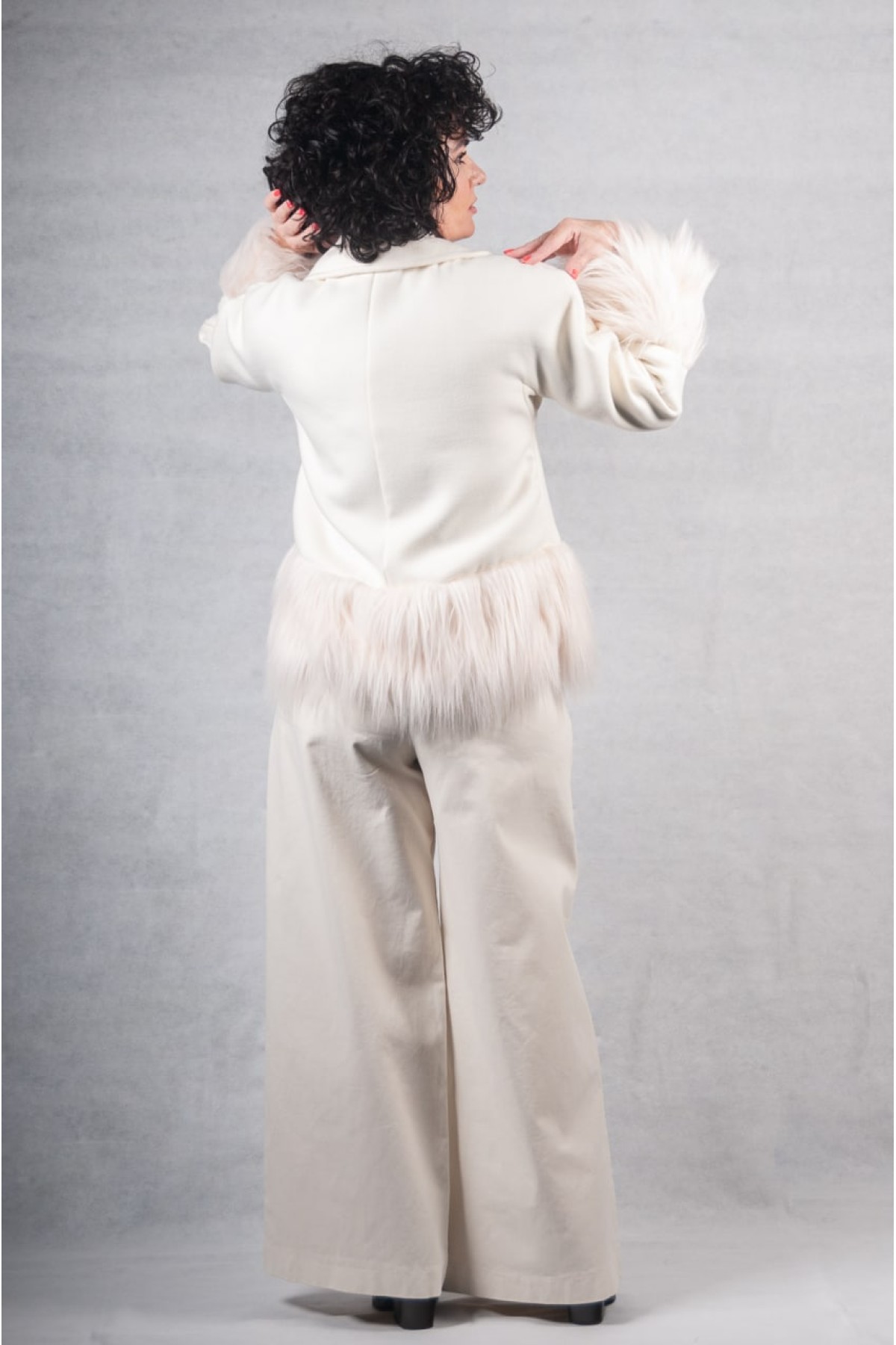 Παλτό κοντό σταυροκουμπωτό Μotel εκρού με γουνάκι 